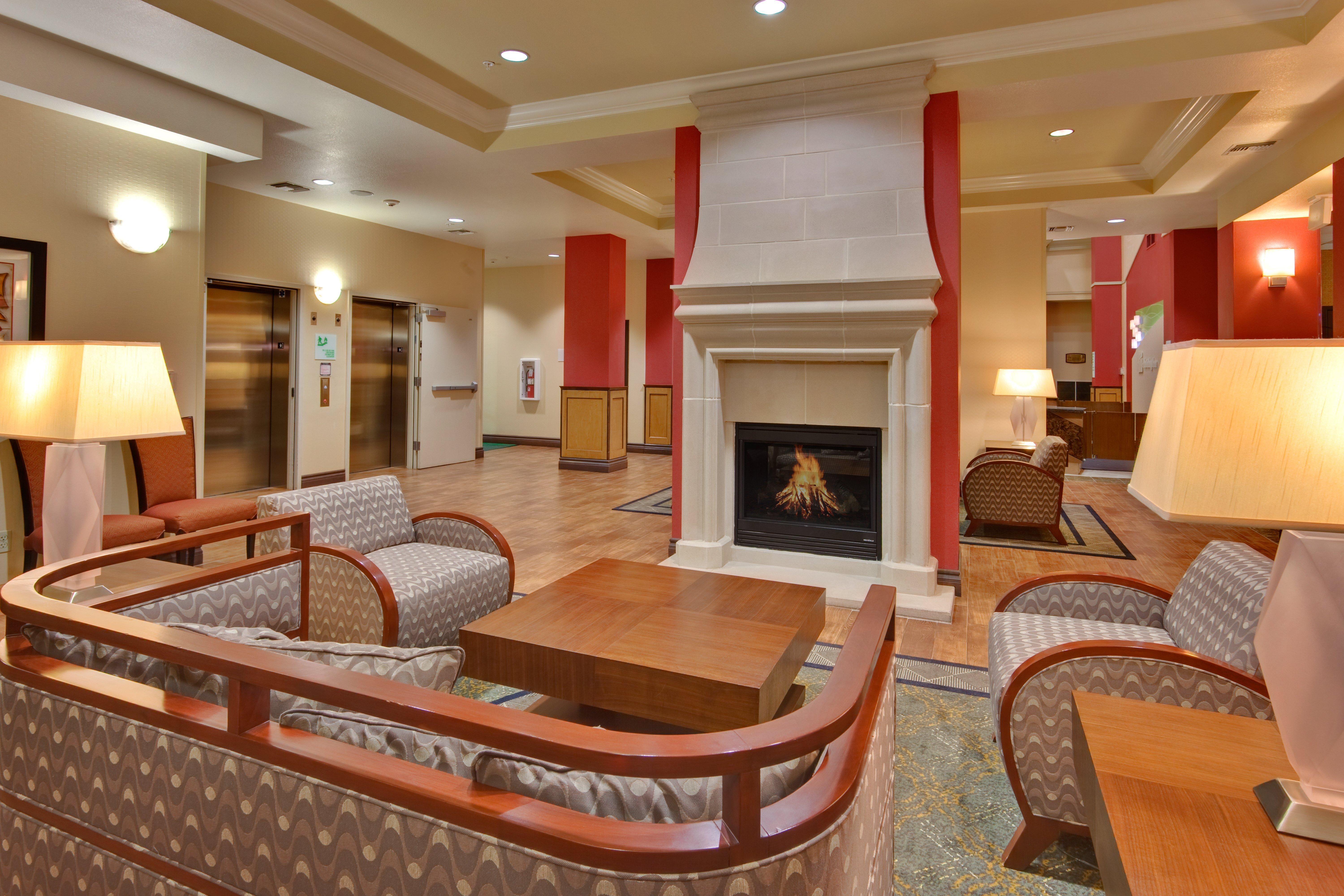 Holiday Inn & Suites Bakersfield, An Ihg Hotel Inreriör bild